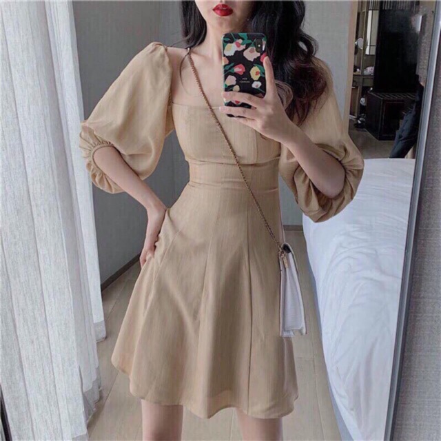 Đầm nude cổ vuông tay bồng