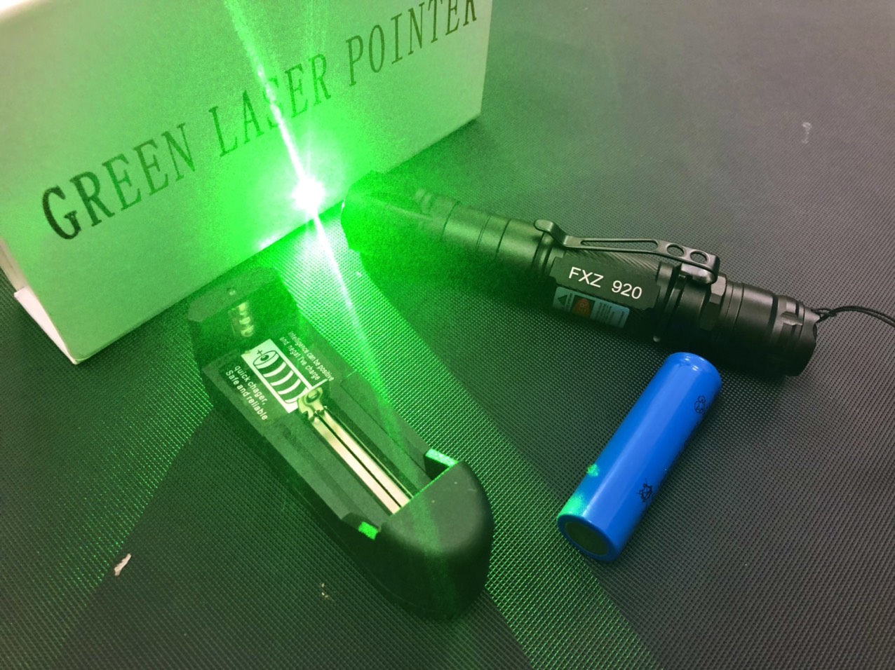 [HCM]Đèn laze laser FXZ 920 tia xanh lá cao cấp
