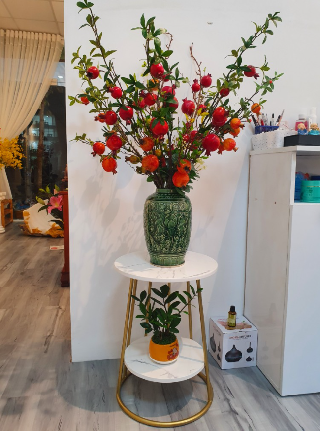 Bàn góc kệ trà tab mặt đá khung kim loại sơn tĩnh điện nội thất phòng khách , kệ đầu giường phòng ngủ , các shop trưng bày sản phẩm , kệ trang trí cho spa RIBO50