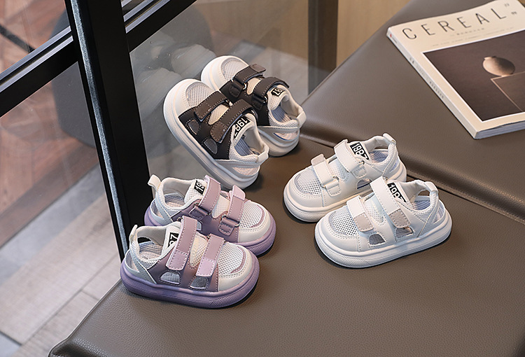 Sandal bít mũi kiểu dáng thể thao cho bé, size 1-3 tuổi