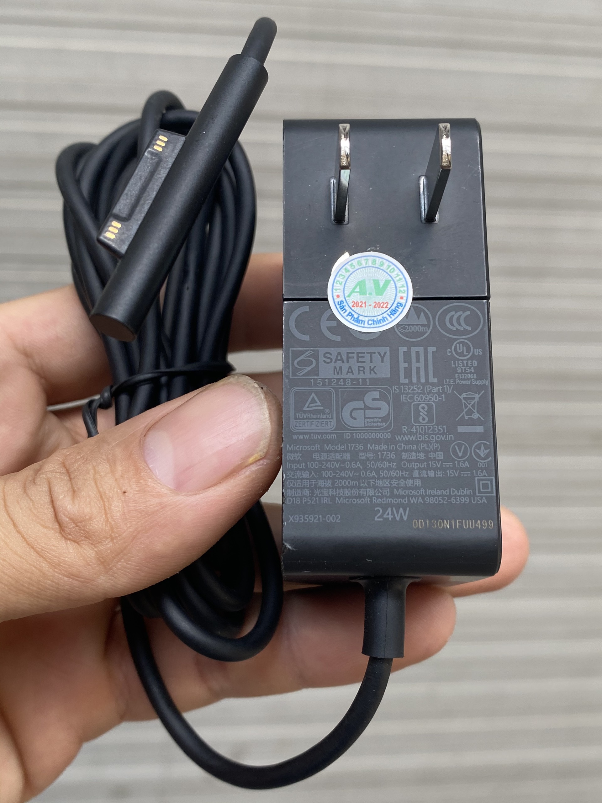 Sạc Microsoft Surface Go 15V 24W chính hãng theo máy