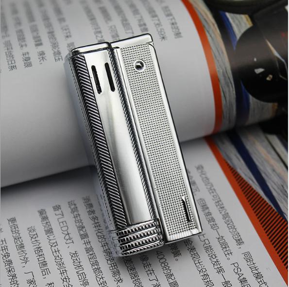 Bật Lửa Cối Đá Xăng Phong Cách Cổ Điển (màu ngẫu nhiên)