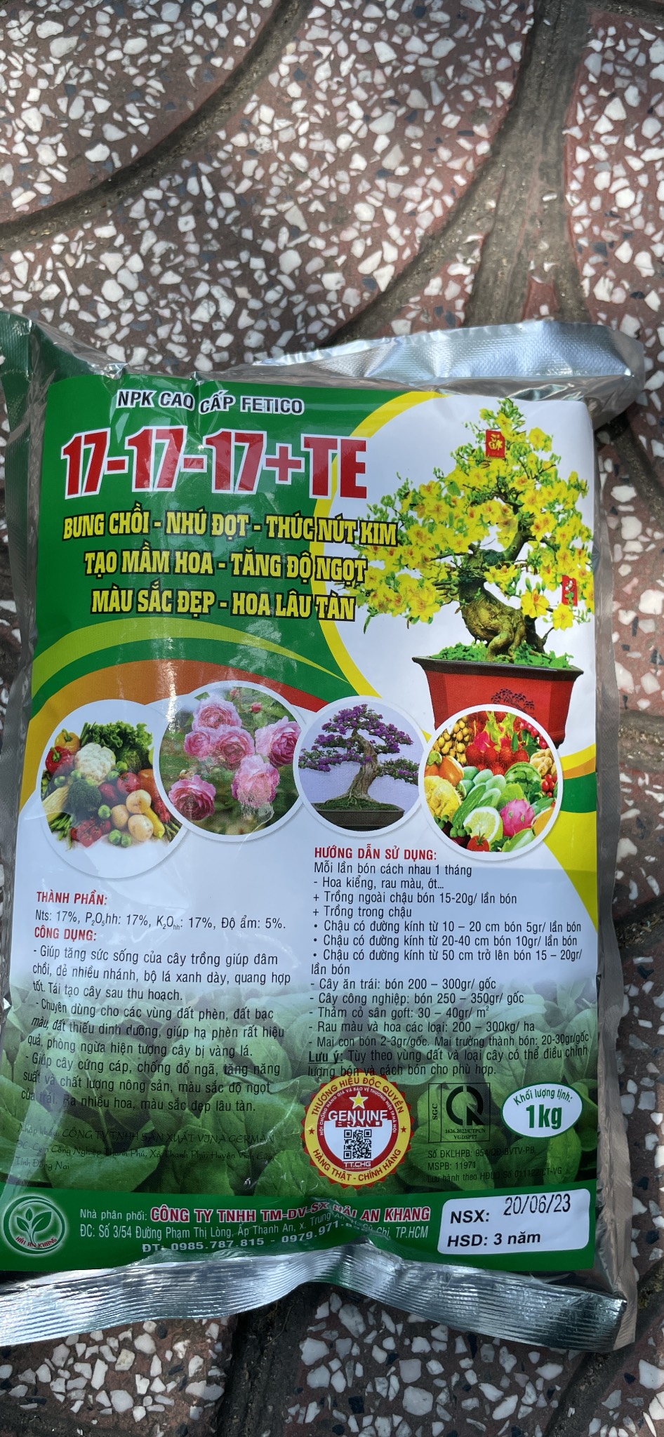 Phân bón NPK 171717 Te chuyên hoa mai cây kiểng rau màu gói 1kg