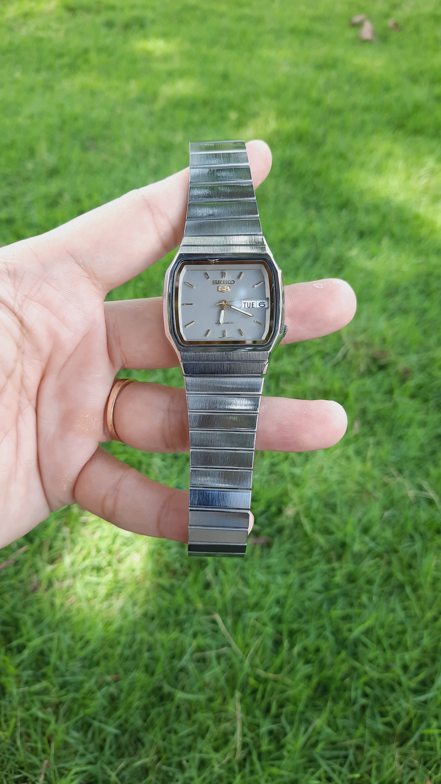 NAM - ĐỒNG HỒ SEIKO 5 AUTOMATIC MẶT VUÔNG - HÀNG CỔ SÁNG ĐẸP