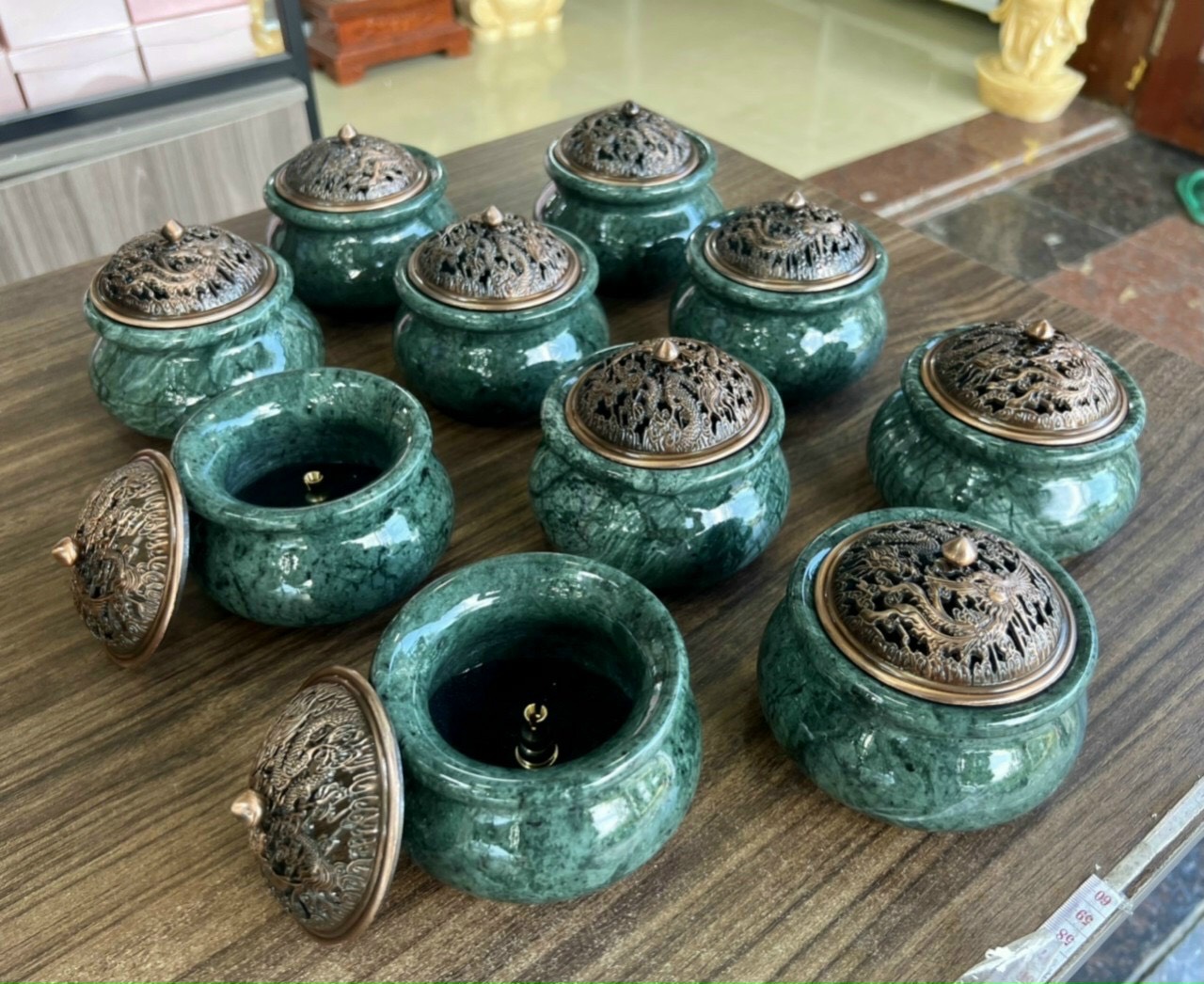 Lư xông trầm hương, hủ đỉnh đốt nhang, trầm hương đá tự nhiên - Cao 12 cm