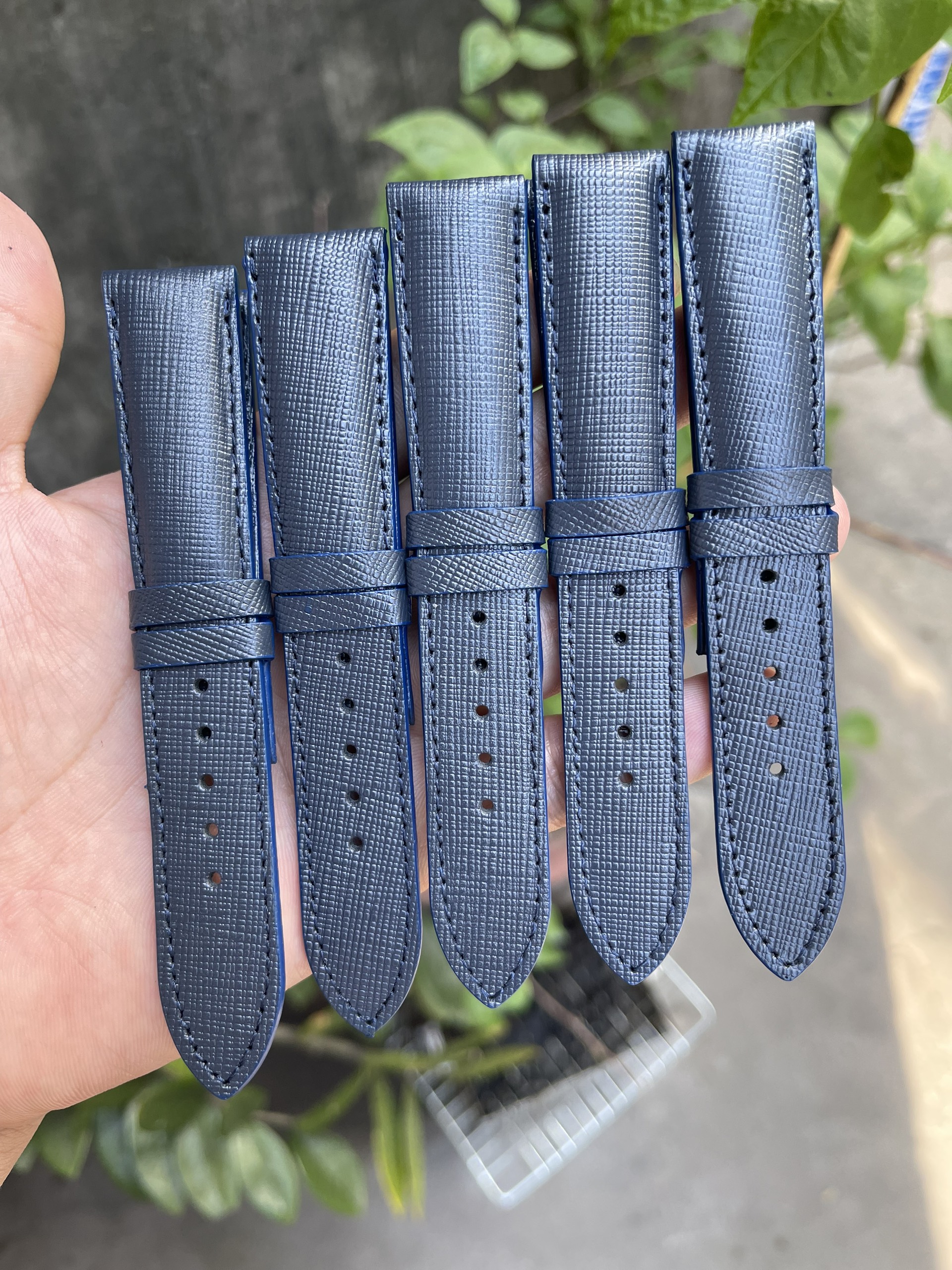 Dây đồng hồ da bò Saffiano Cao cấp màu xanh đậm Đủ size, có size lẻ Tặng kèm khóa chốt và dụng cụ thay dây