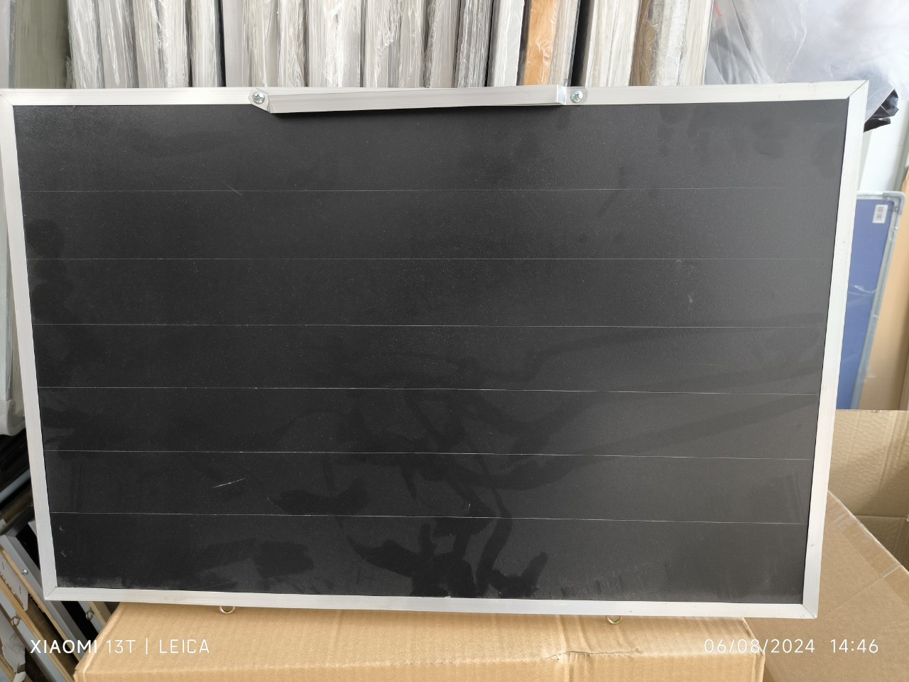 Bảng đen viết phấn viền nhôm 60 x 80cm tặng kèm phấn