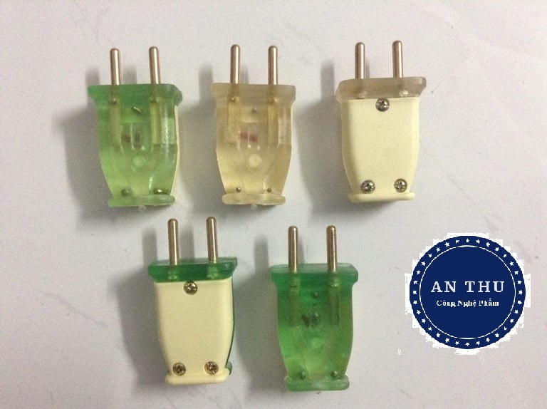 [HCM]Bộ 5 Cái Phích Cắm Đúc Nhựa Chống Va Đập Chống Vỡ Chịu Tải Cao Siêu Bền Có Đèn Led Báo Điện Tiện Lợi