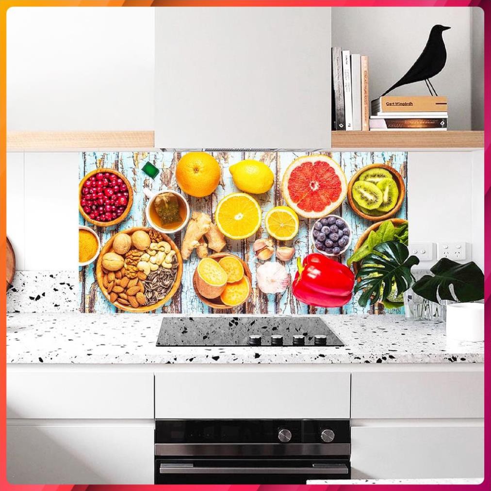 Giấy dán tường chịu nhiệt cỡ 60cm x100cm.