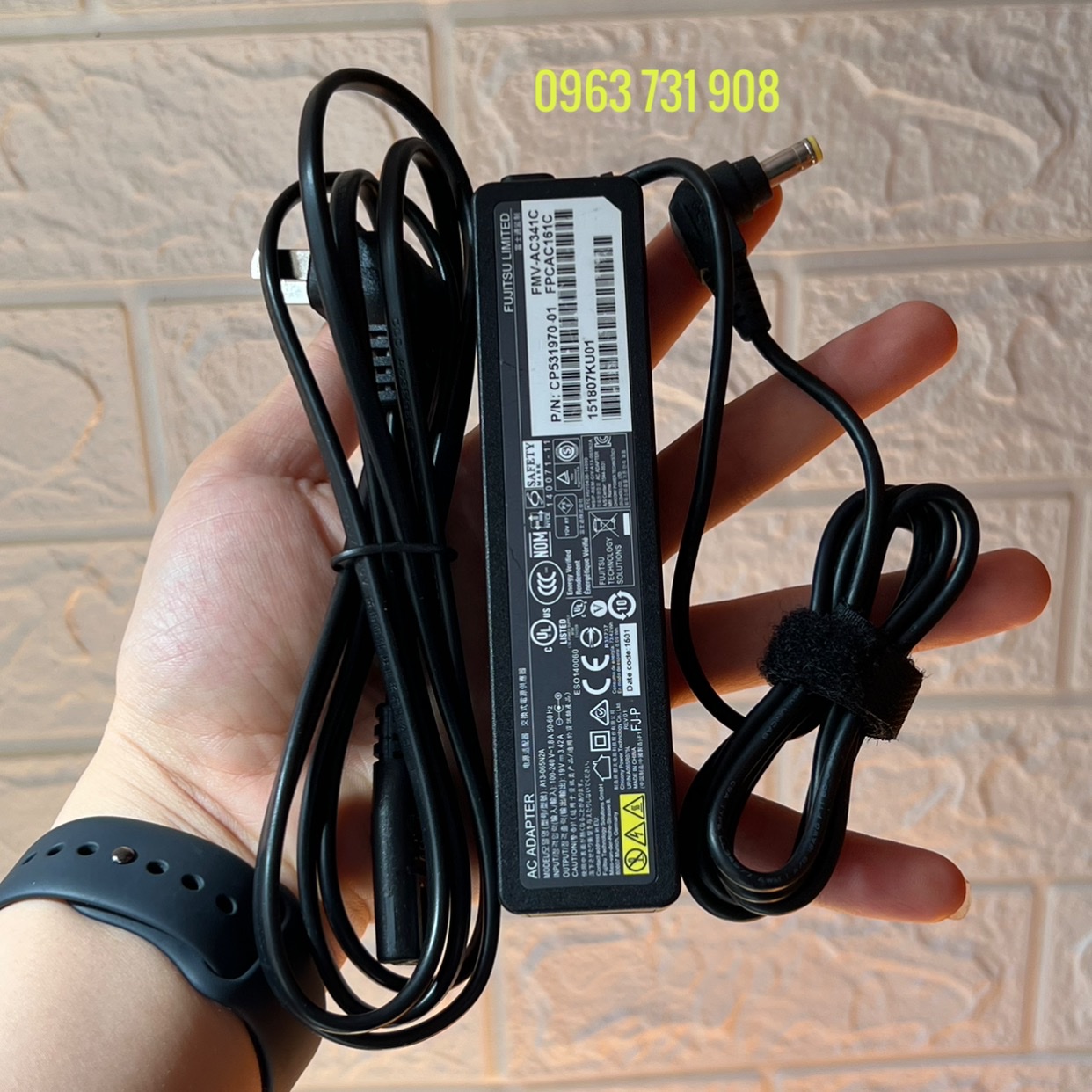 Sạc laptop fujitsu 19v 3.42a
