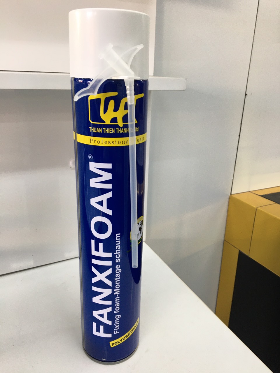 Keo trám bọt nở Fanxifoam 750ml, Chống thấm, cách âm, cách nhiệt có kèm vòi xịt