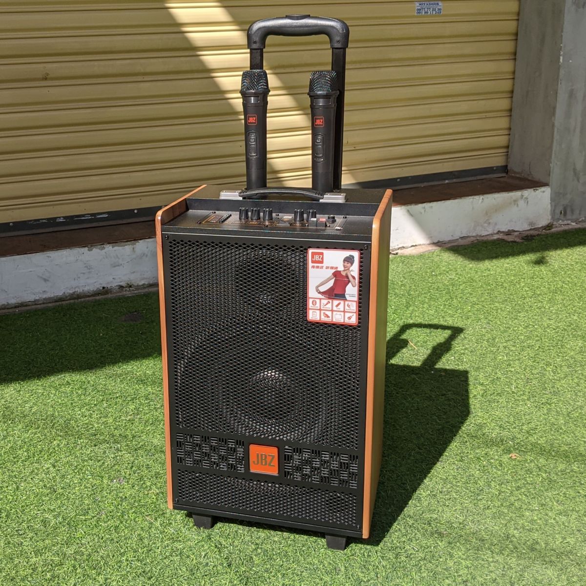 Loa kéo di động jbz j1 loa karaoke vỏ gỗ loa 2 đường tiếng công suất 50w bass mạnh mẽ 2 tấc 6 cổng kết nối micro tặng kèm 2 micro