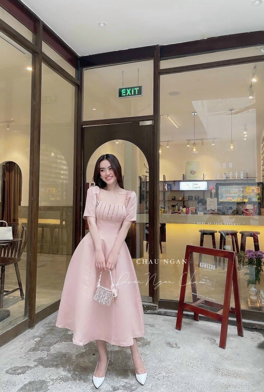Đầm gấm tapta có mút ngực siêu sang chảnh, form dài qua gối cực xinh, xsdx