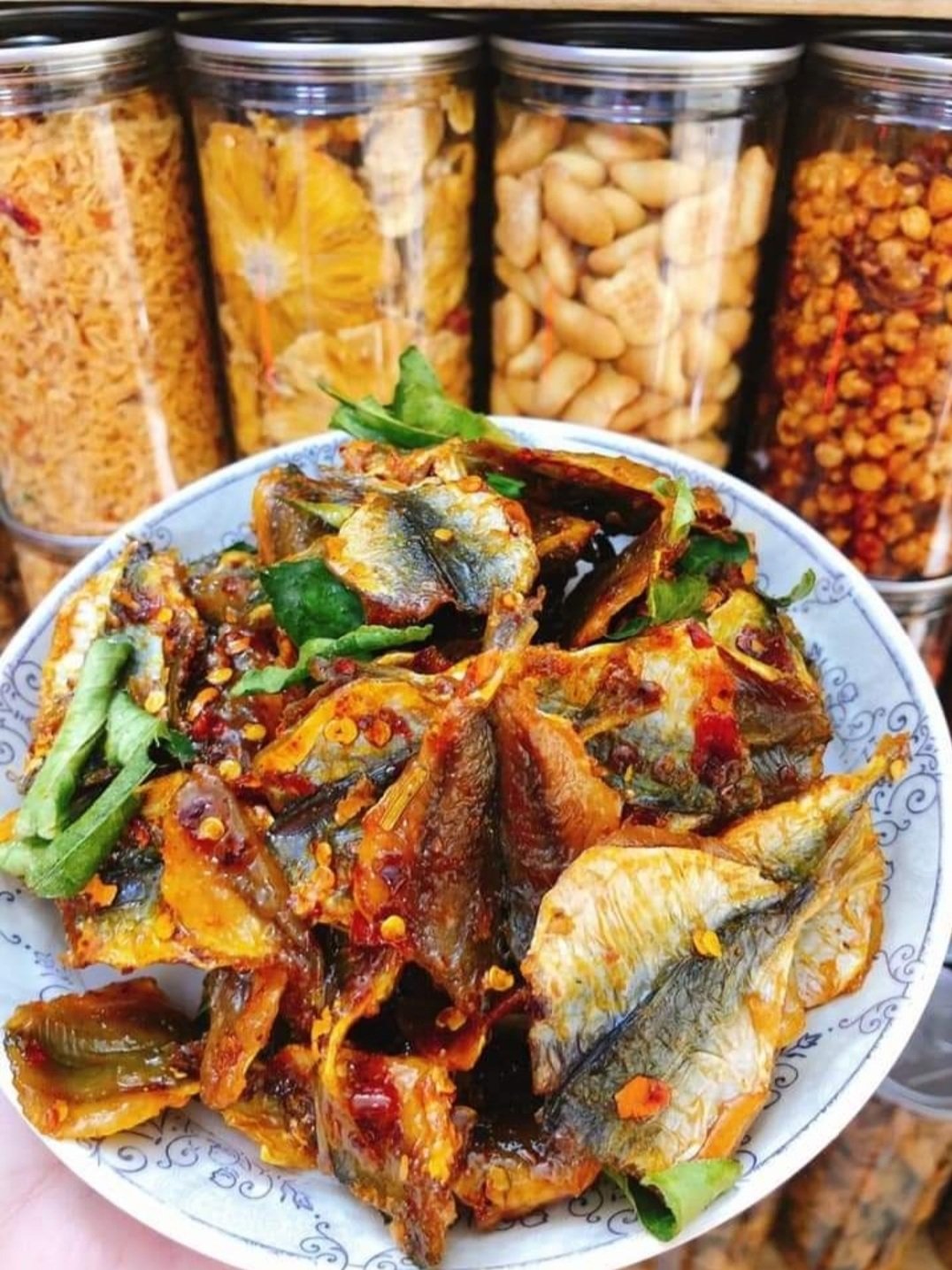 Cá chỉ vàng rim sa tế 1 hũ