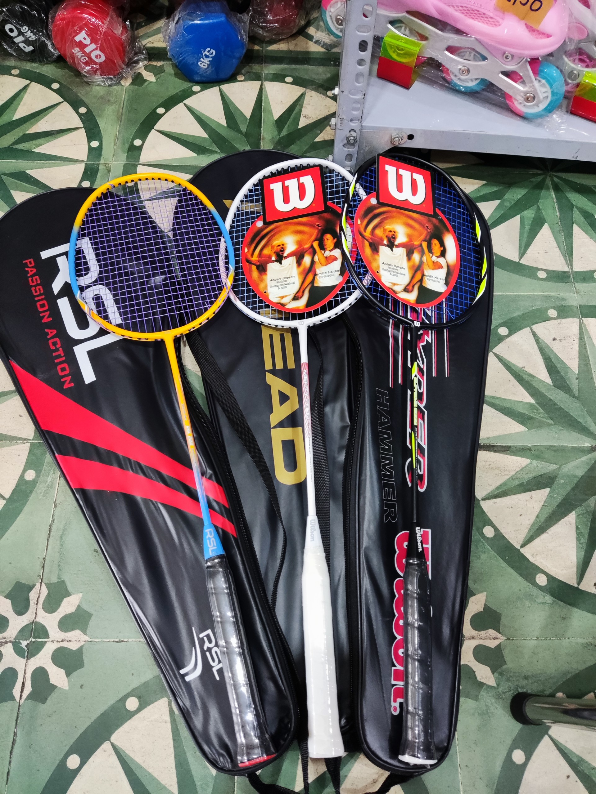 Vợt cầu lông hiệu YONEX khung Carbon siêu bền, siêu nhẹ. Shop đan cước sẵn 10.5kg