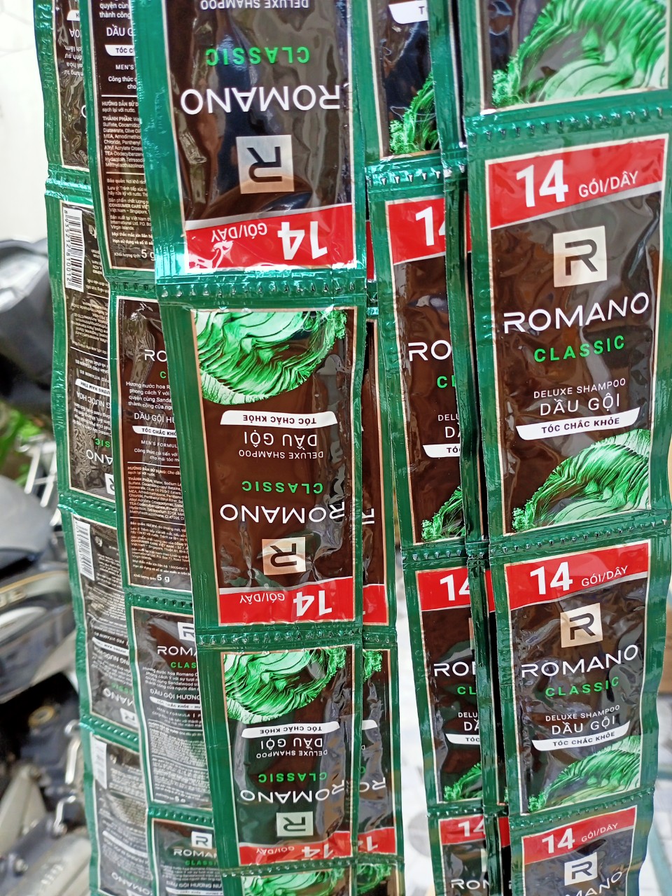 14 gói Dầu gội dầu Romano 5g gói 