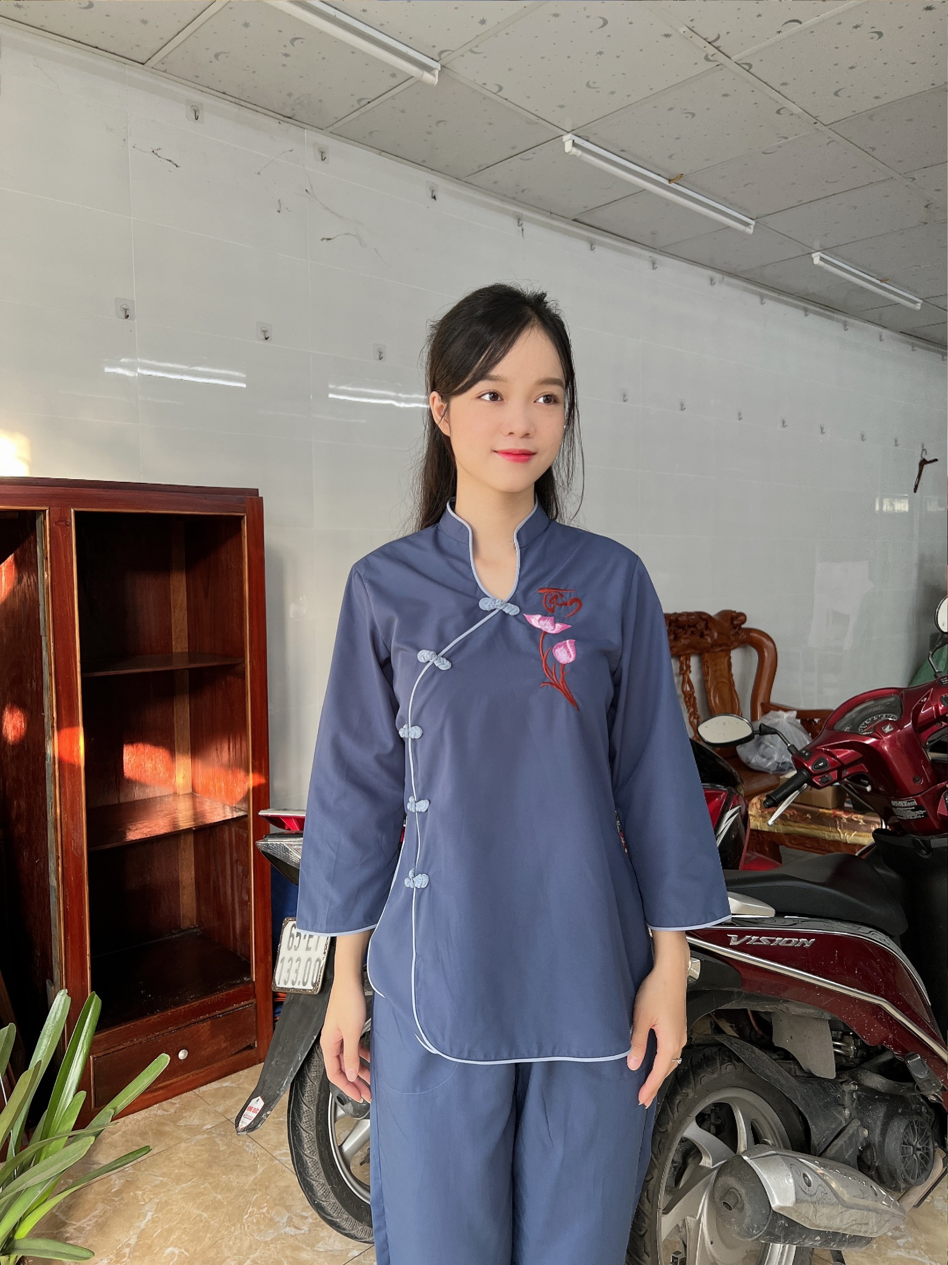 Đồ lam cổ tàu chéo đi chùa, thời trang nữ