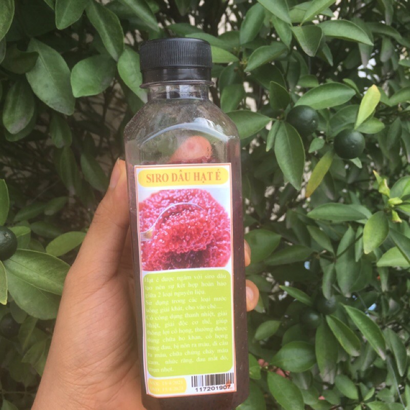 Siro dâu hạt é chai 250ml, chỉ có tại xưởng chè ngon và đồ ăn vặt