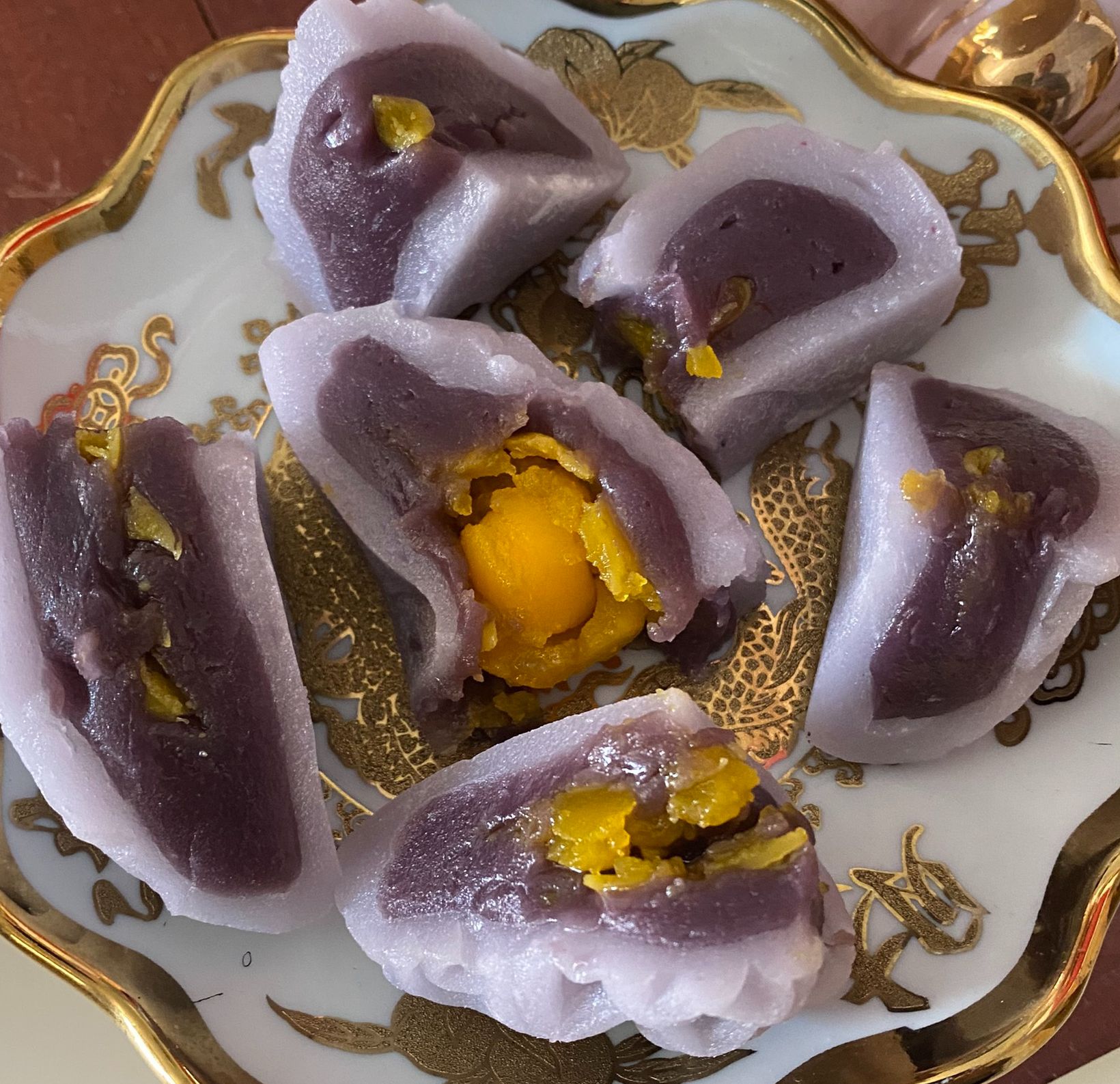 Bánh trung thu dẻo khoai môn tân dân lợi