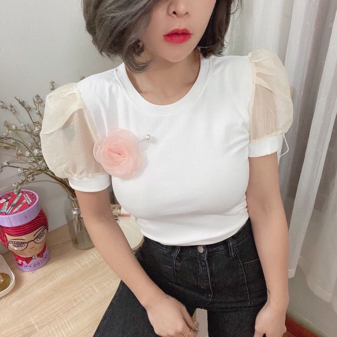 Áo thun tay phồng cổ tròn nơ ngực