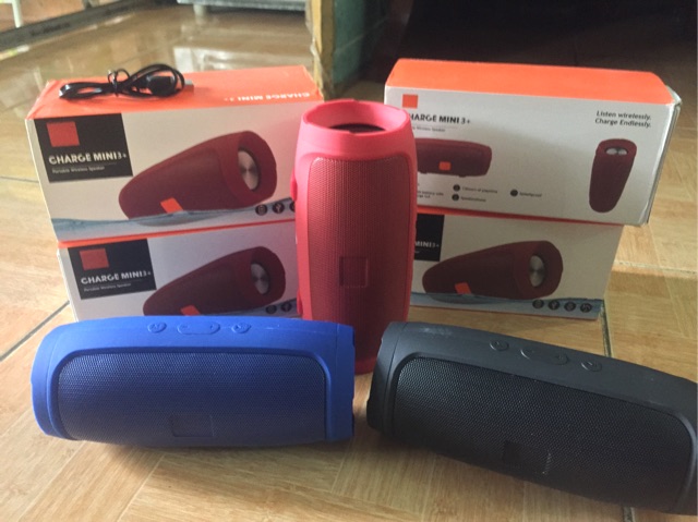 Loa bluetooth mini 3 có thể phát nhạc trực tiếp từ thẻ nhớ hoặc USB Kết nối bluetooth 4.0. Cổng kết nối: USB, thẻ nhớ. Công suất loa: 10W. Pin: 6000mah. Phương pháp điều khiển: nút bật Bluetooth. Sạc đầy đèn sẽ tự động tắt.