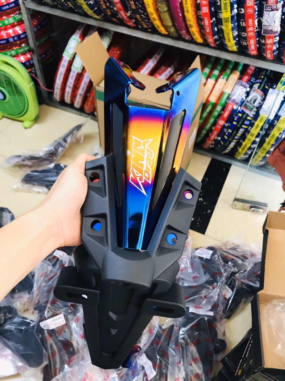 DÈ CHẮN BÙN SAU - ỐP ĐUÔI DÈ SAU KING DRAG GẮN EXCITER NHIỀU MẪU CHO ANH EM BIKER, ỐP ĐUÔI RÙA MALAY, INDO, MẮT MÈO INOX, TITAN, NHỰA,