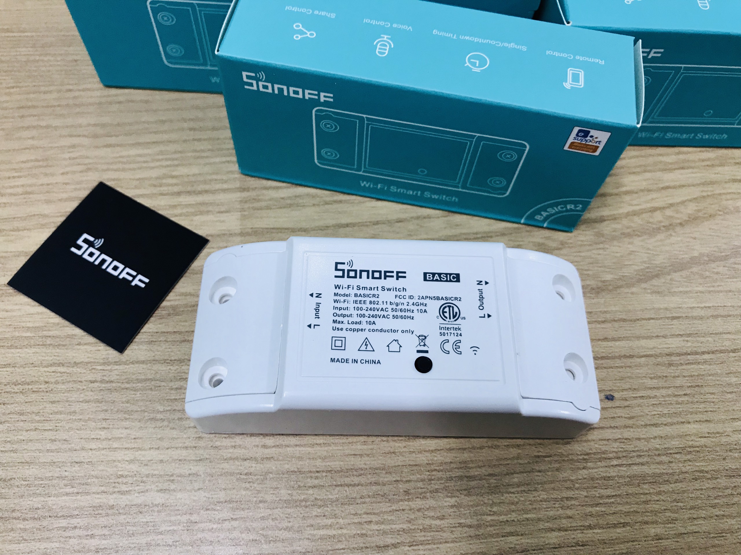 Công tắc điều khiển từ xa qua wifi 1 kênh sonoff basic r2 , công suất 10a, 220v