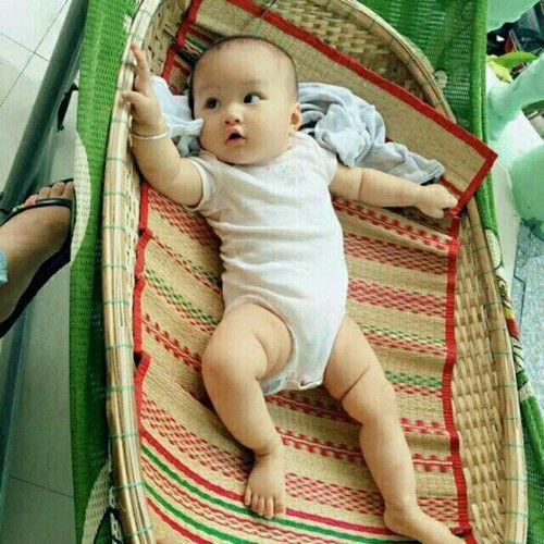 nôi tre và chiếu lót cho bé 1-15 tháng nằm võng tặng vòng dâu tằm
