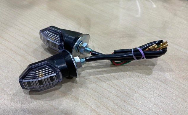 XI NHAN LED KIỂU NGẮN