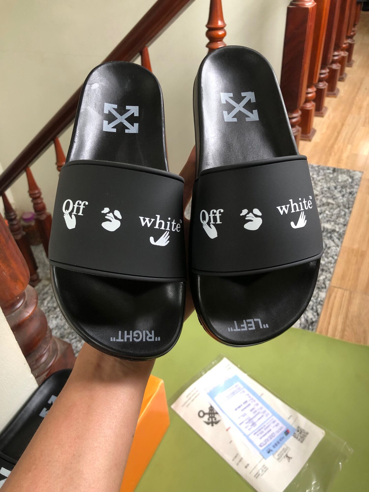 Dép ngang Off white sản phẩm hót nhất 2023 có size từ 35đên 43 cho các bạn lựa chon