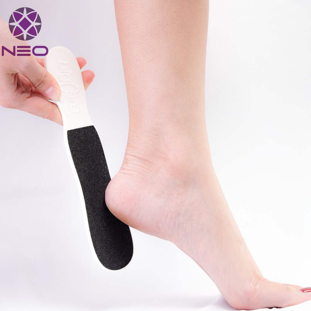 Cây Chà Gót Chân Hai Đầu Nhám Tay Cầm Nhựa Độ Nhám 80/100