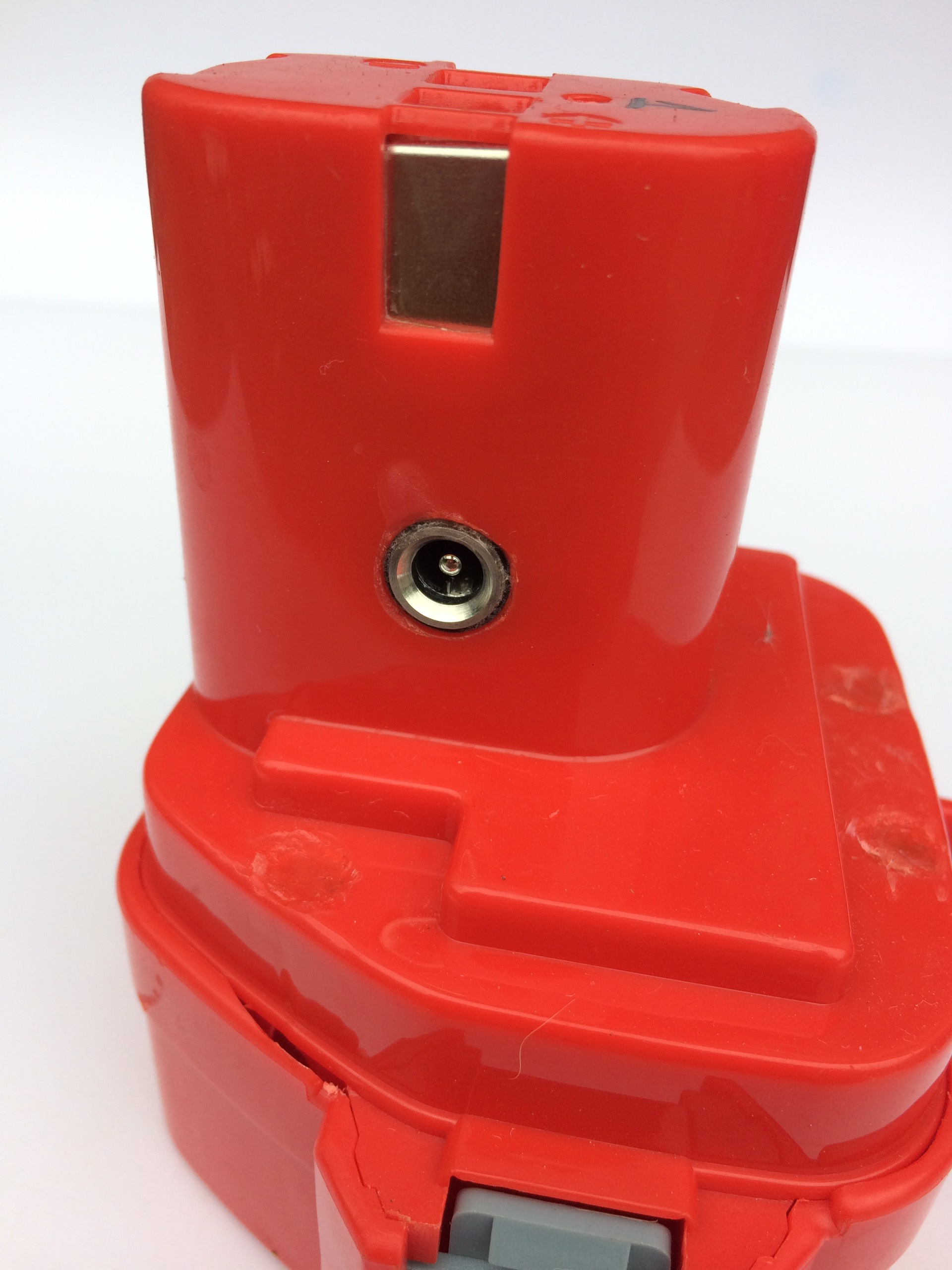 Pin máy khoan Makita 12v chân cắm dùng cho máy khoan cầm tay Makita 12v, 4000Mah xả 40A,