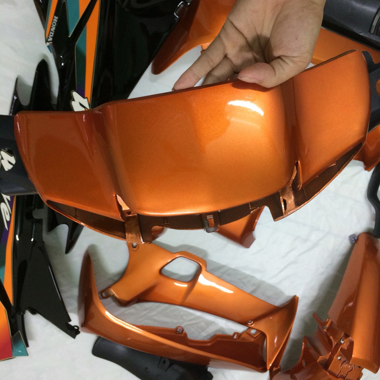 ( TẶNG TEM ) Dàn áo xe Wave thái 1 bóng - ,wave alpha  đời 2002-2006  (màu Cam Đen ),nhựa ABS cao cấp  LOẠI ĐẸP