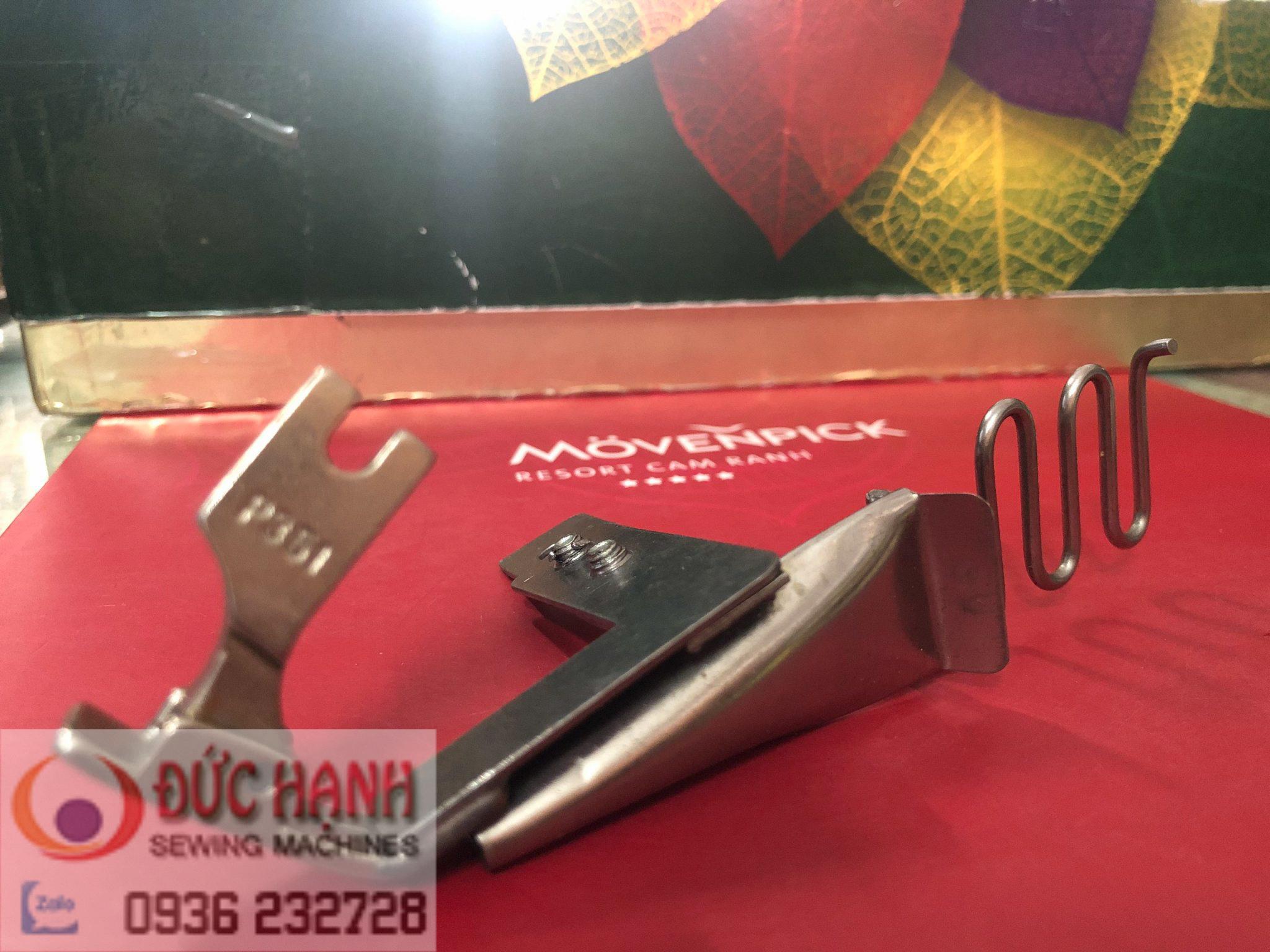 Cử hàn chân vịt dây vào 20mm-10mm hoặc 10mm-10mm dùng máy 1kim máy may (khâu) công nghiệp