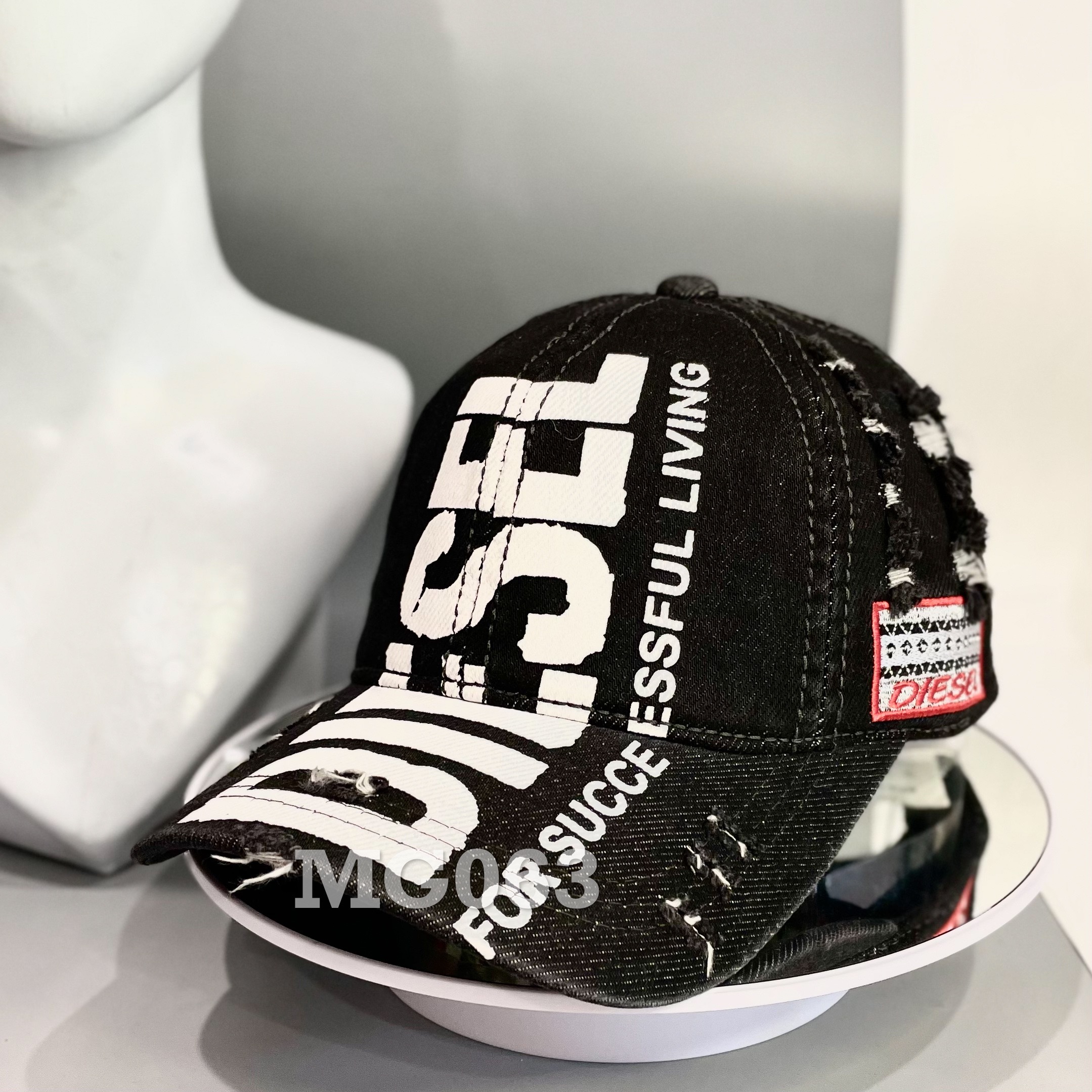 Nón Jean Mũ lưỡi trai DIESEL Chính hãng màu đen wax rách Unisex Freesize MG063