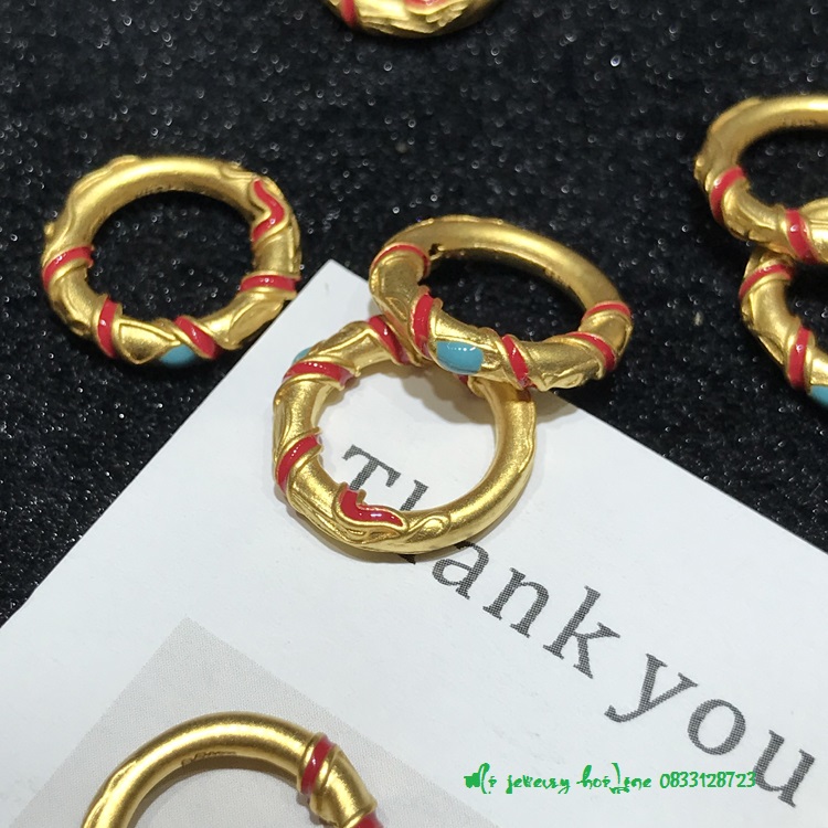 Charm Vòng tròn vũ trụ vàng 24k