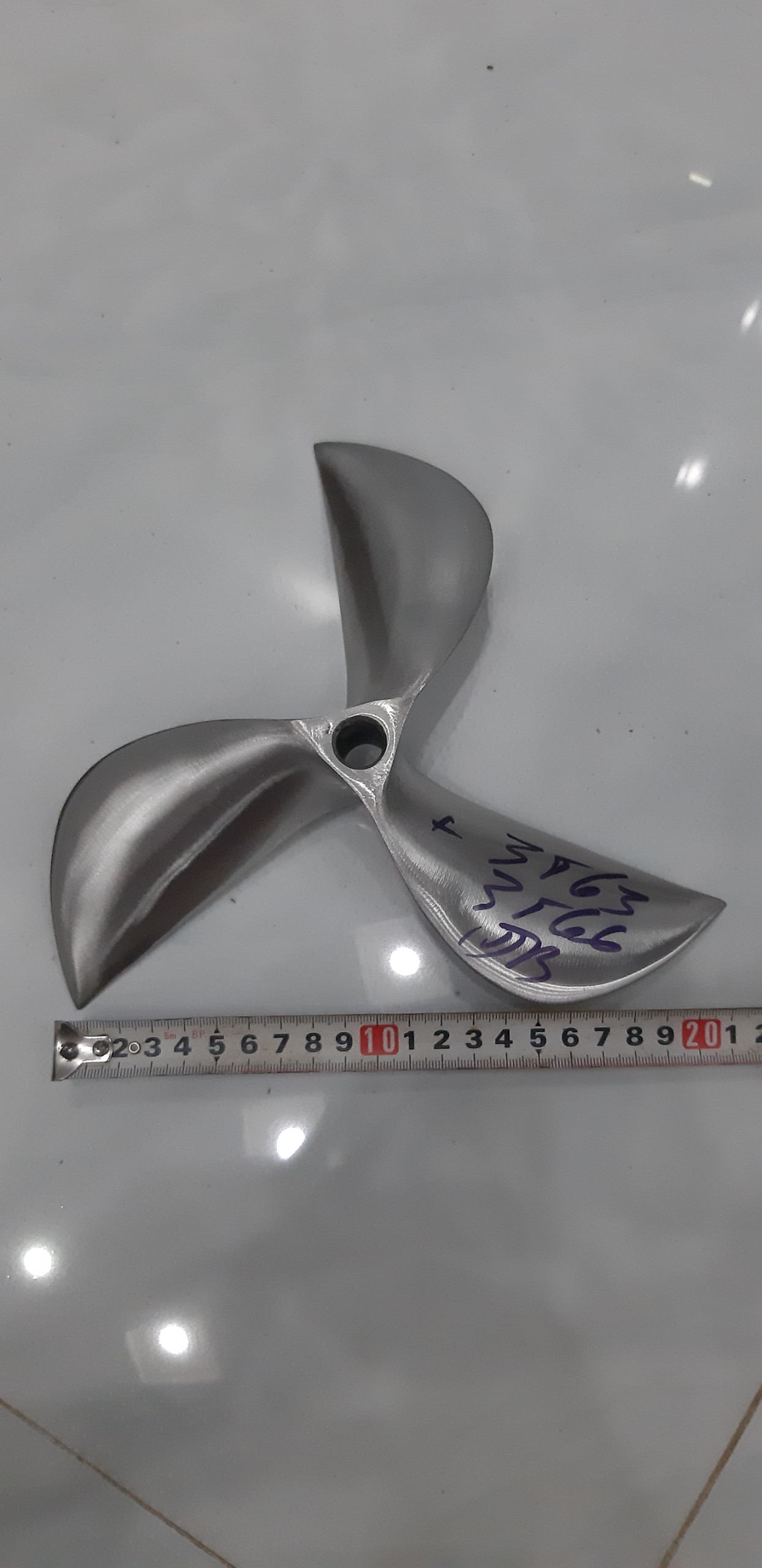 chân vịt inox 8.0 - 8.5hp ( ngựa) cốt xéo, gen 16mm