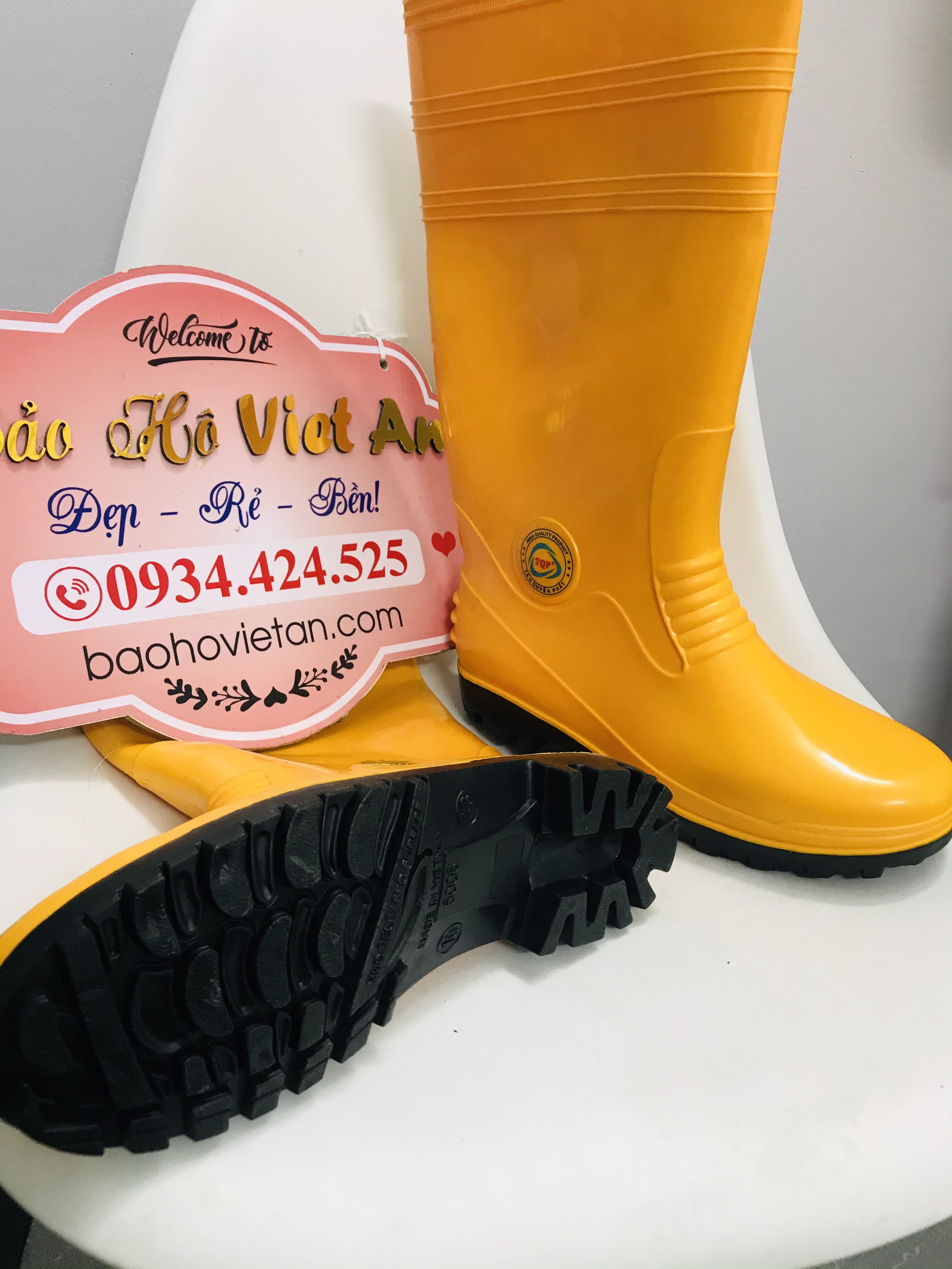 Ủng cao cổ bảo hộ lao động kho lạnh vàng đế đen chống trơn trượt - Ảnh thật