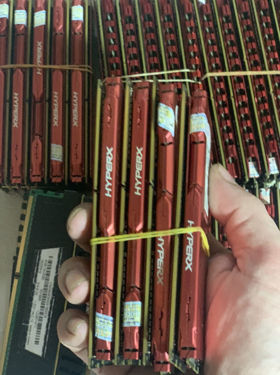 DDR3 RAM 8G - BUS 1600 - Hiệu Kingston Fury Tản Nhiệt Xanh, Đỏ, Đen - Vi Tính Bắc Hải