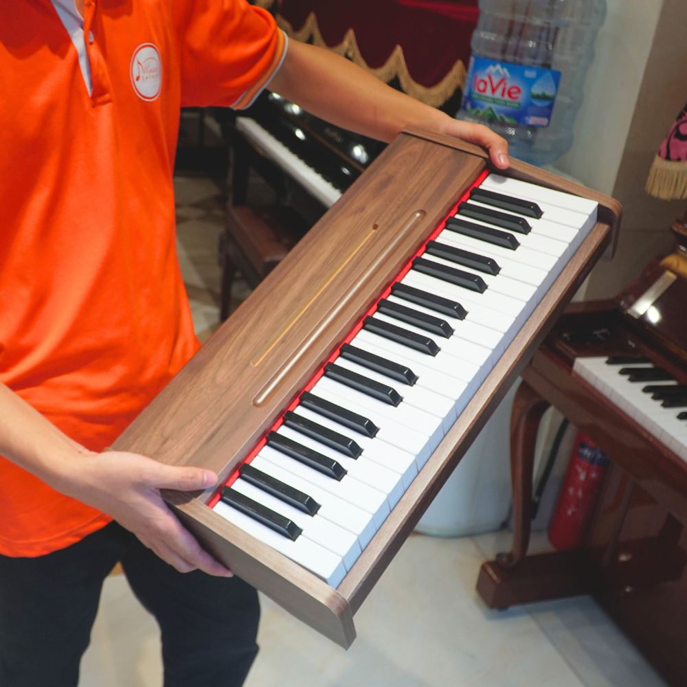 Children's Piano Wooden Keyboard Battery Powered Piano Digital Toy Piano Musical Toy