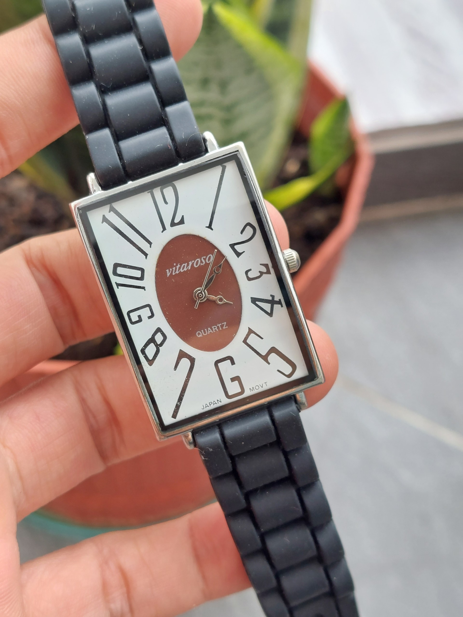 Đồng hồ nam Vitaroso chạy pin hàng Si