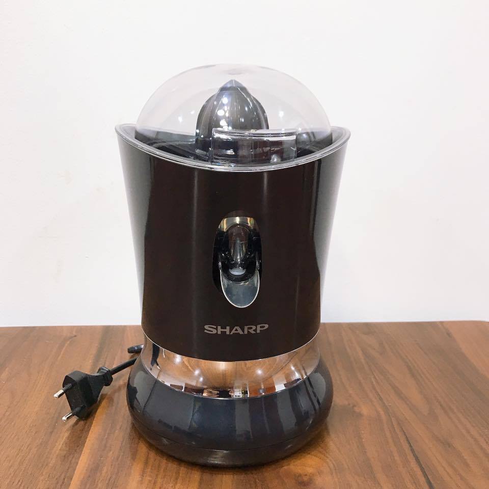 Máy Vắt Cam SHARP EJ-J850-BK công suất lớn 85W vắt cực nhanh, chảy trực tiếp ra cốc, thiết kế đẹp