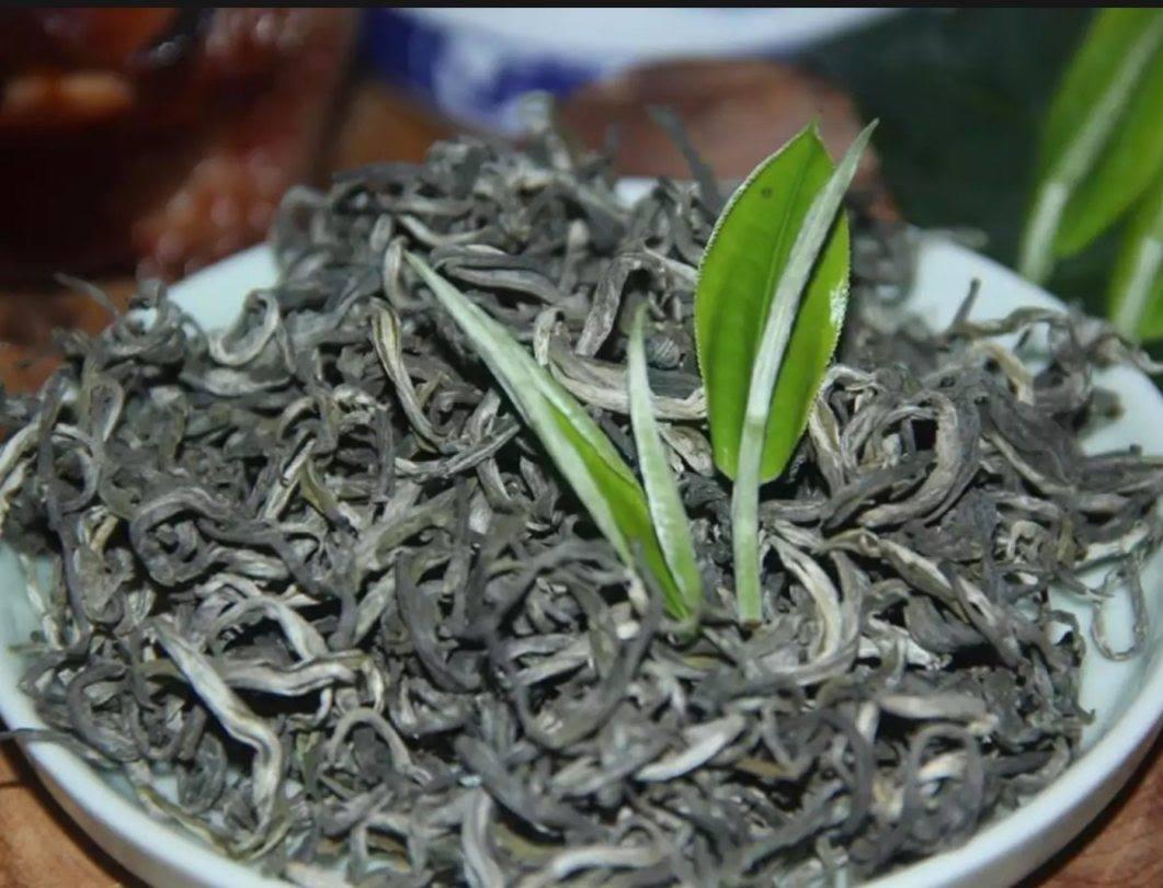Chè shan tuyết cổ thụ hà giang 1kg loại 1 tôm 1 lá