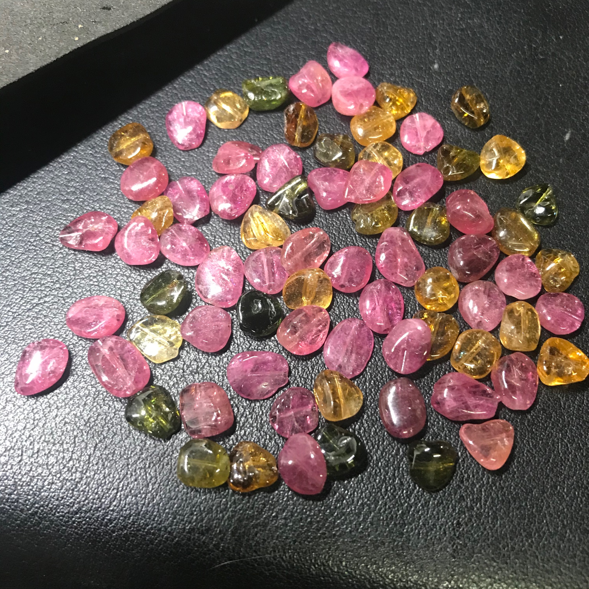 Set 3 viên đá Tourmaline thô mài bóng loại đẹp