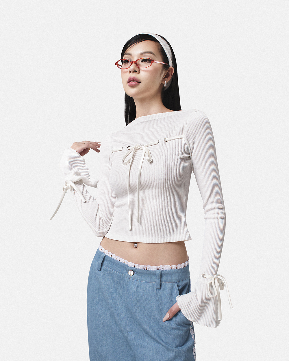 Áo thun SheByShj tay dài xỏ dây màu trắng - Lucy Top