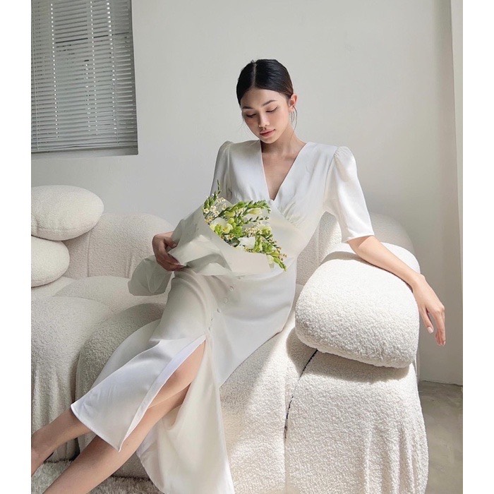 Đầm lụa nút bọc xẻ trước
