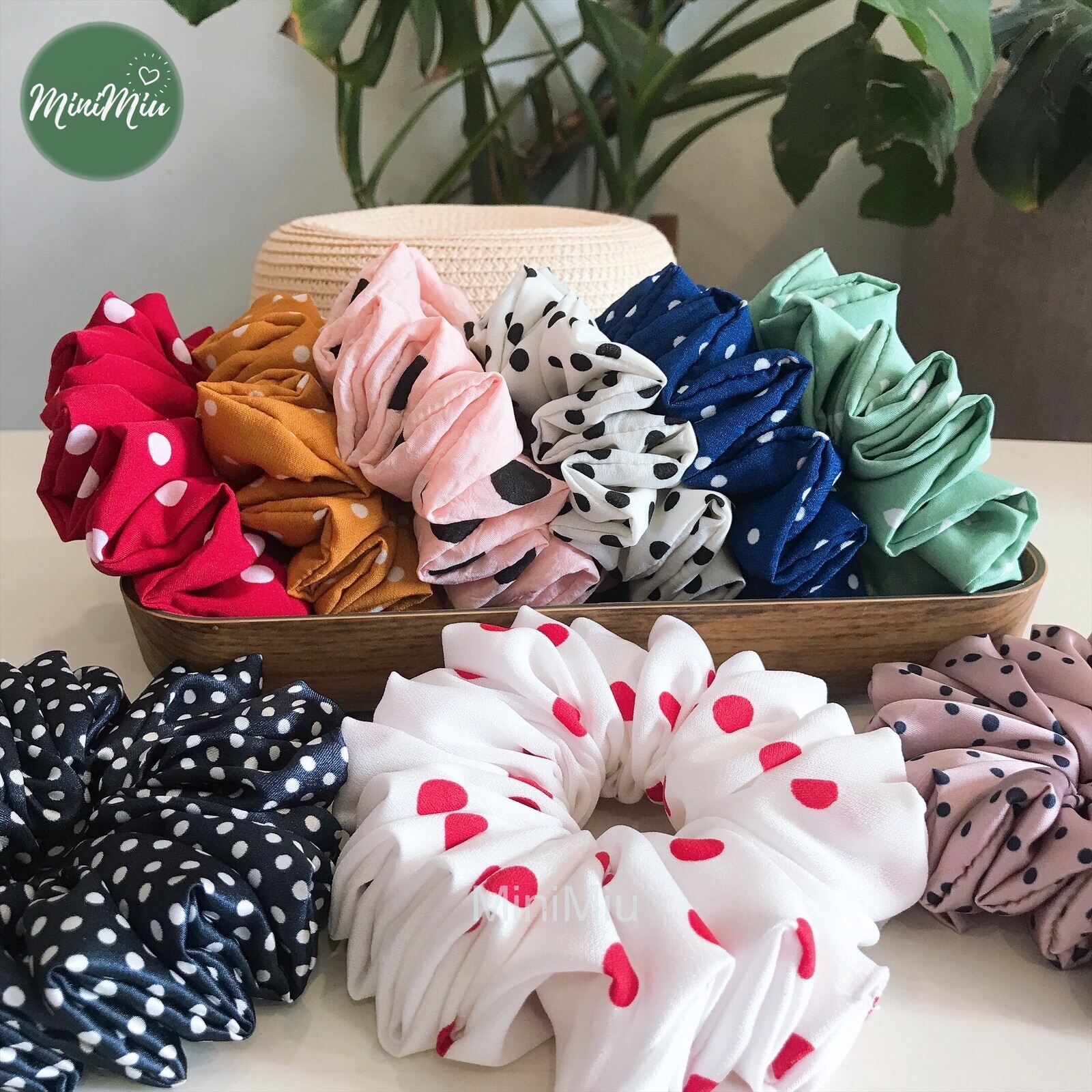 [SILK]Dây buộc tóc Scrunchies handmade chấm bi nhiều màu, bản rộng 5cm, độ nhún dày chun co giãn tốt, cột tóc không đau - MiniMiu