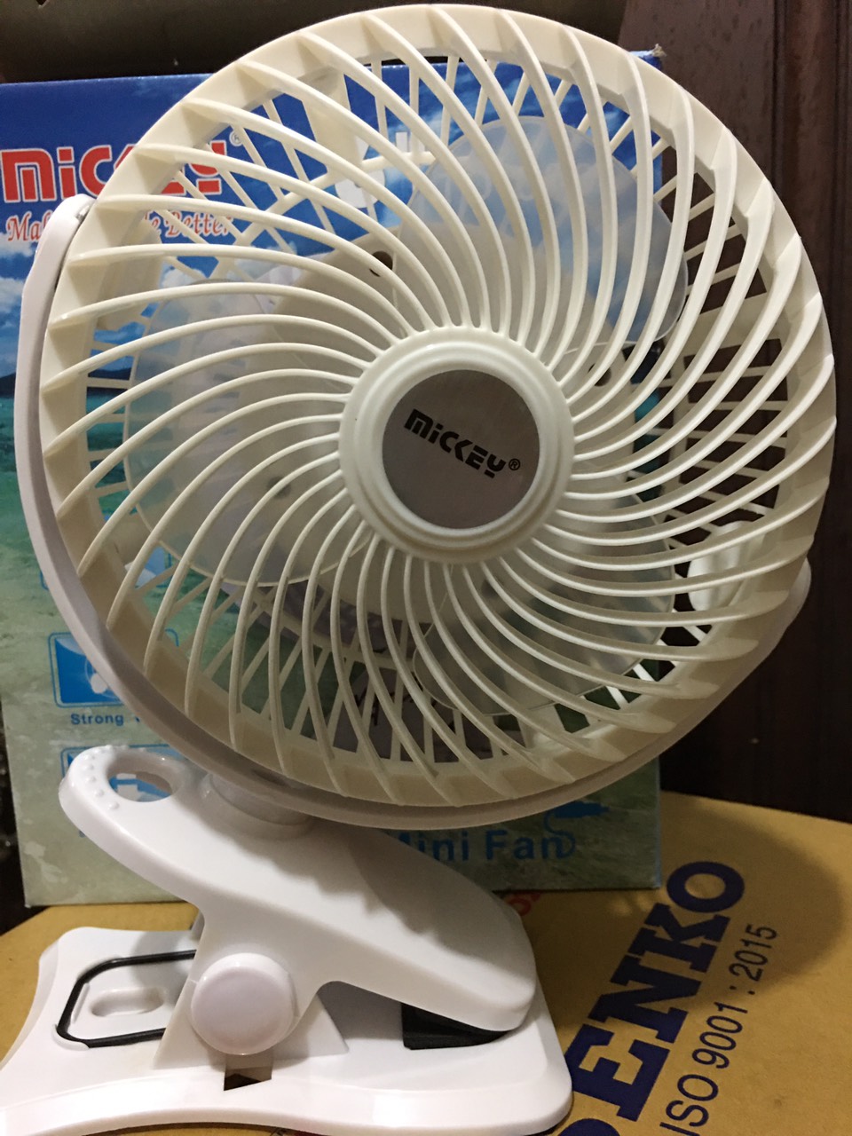 Quạt Sạc Tích Điện 6 MICKEY TD-806A