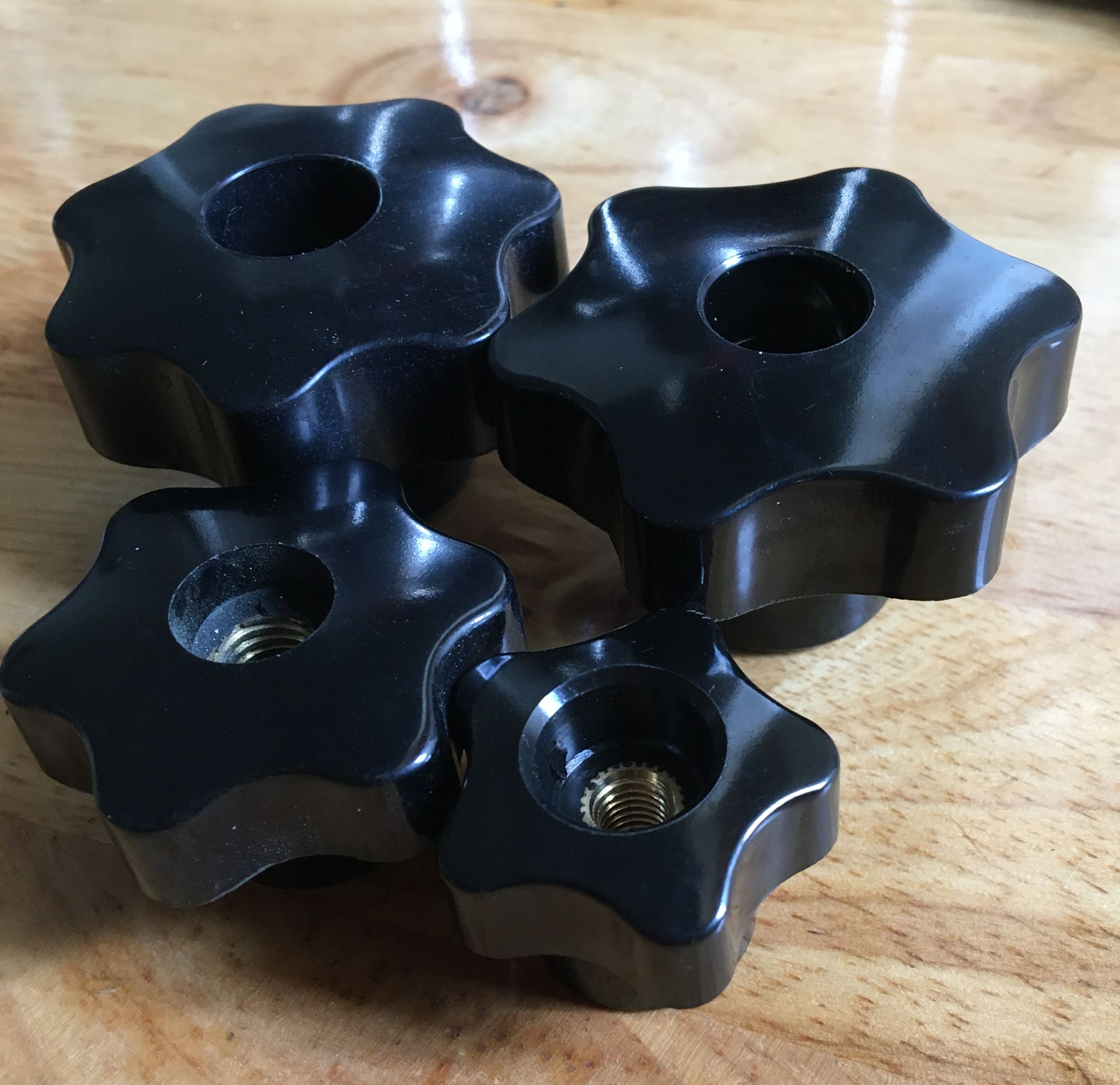 Núm vặn xuyên lỗ M6/M8/M10/M12