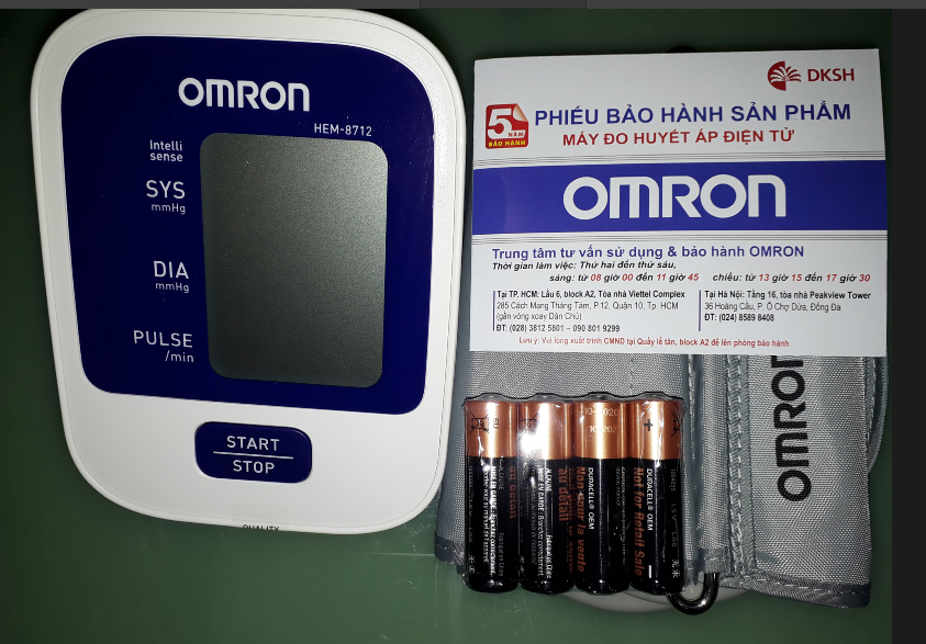 Máy đo huyết áp bắp tay omron hem 8712